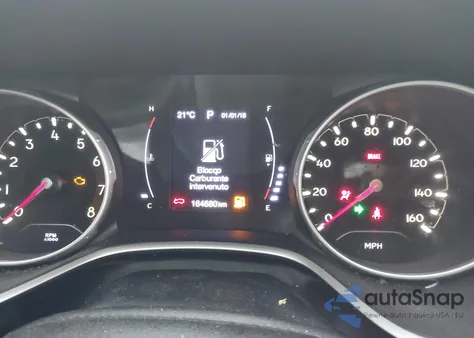 2019 Jeep Compass Latitude 4X4 z USA, uszkodzony, nr VIN 3C4NJDBB8KT847654